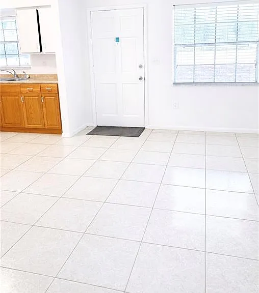 3325 Airport Rd N #F1 — Photo 1