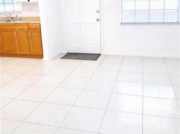 3325 Airport Rd N, Naples, FL