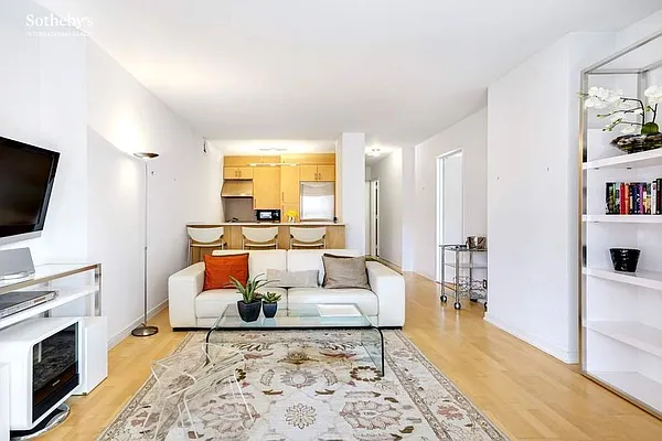 Rented by Sotheby's International Realty | media 13