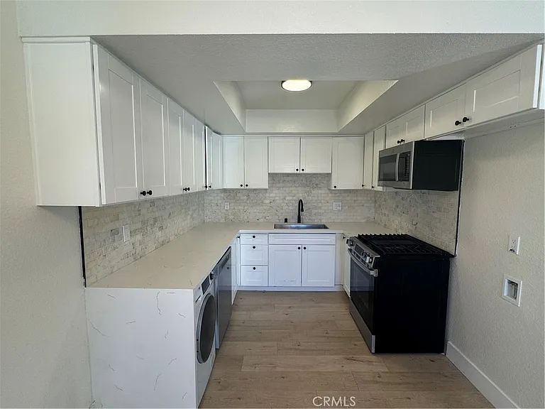17422 Keelson Ln #4 — Photo 2