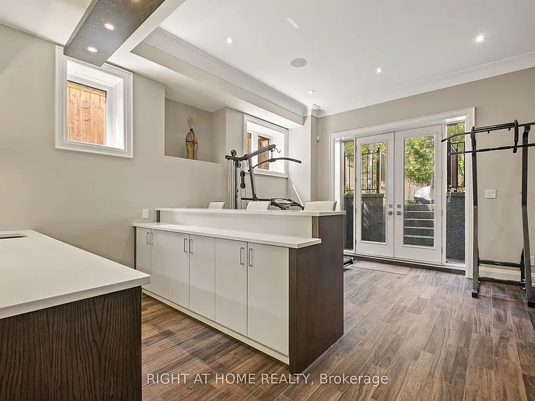 316 Churchill Ave — Photo 31