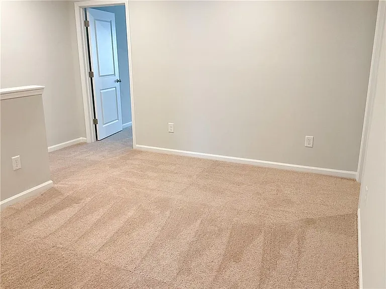 495 Crown Dr — Photo 9