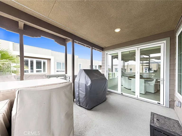983 Doheny Way — Photo 30