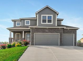 2701 Meadowbrook Ct, Tonganoxie, KS 66086