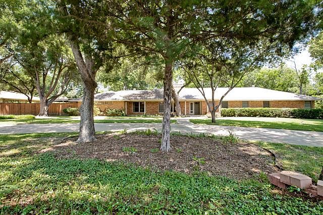 2nd image of 4641 Royal Ln