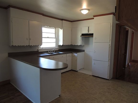4th image of 720 Moody Dr