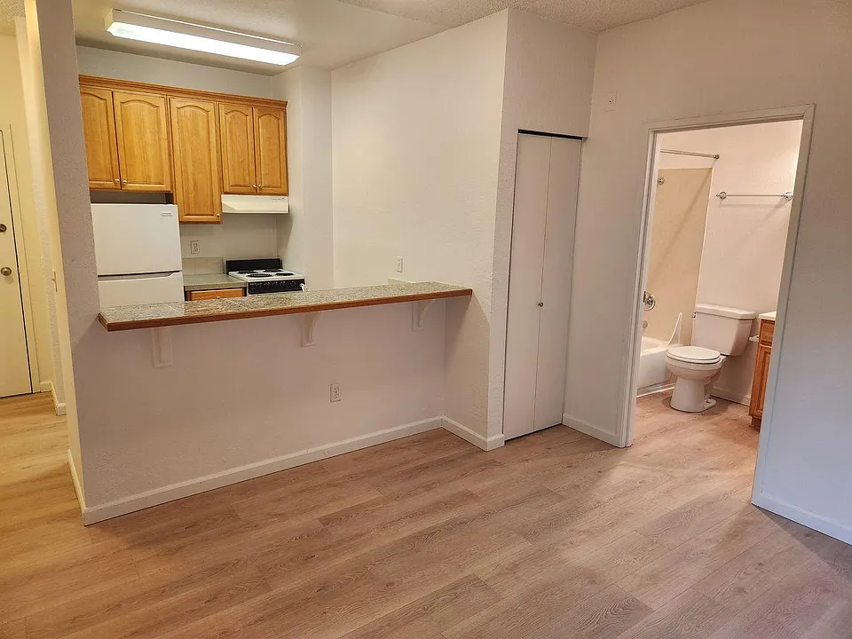 Pine Street Apartments