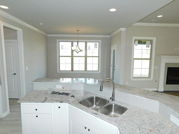 5th image of 18508 Astor Dr