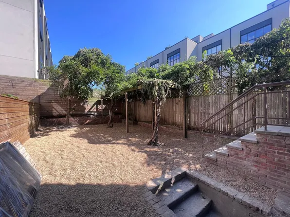 319 Vanbrunt Street image 7 of 7