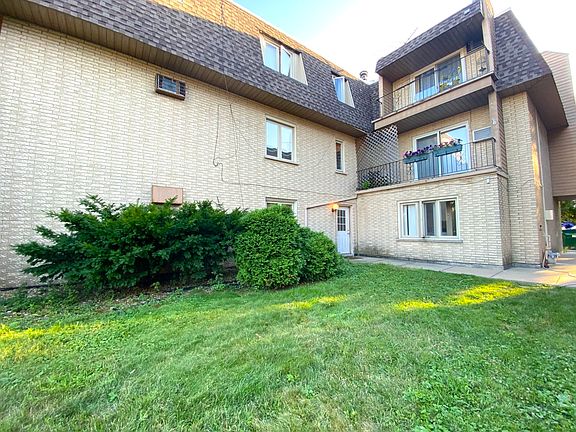 3rd image of 10440 Mayfield Ave APT 3A