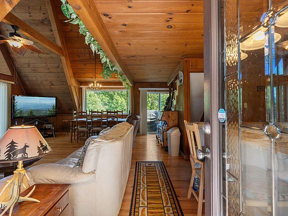 3rd image of 1105 Lower Alpine Way