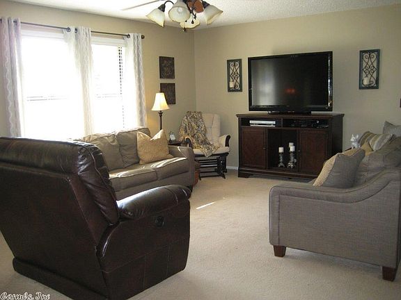 5th image of 2604 Jerry Lee Dr