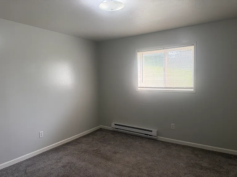 32 NE Tremont Dr #A — Photo 11