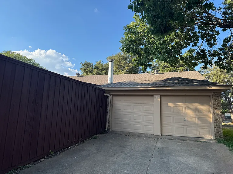1200 Glyndon Dr — Photo 21