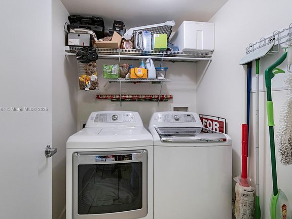 5th image of 118 Zamora Ave APT 201