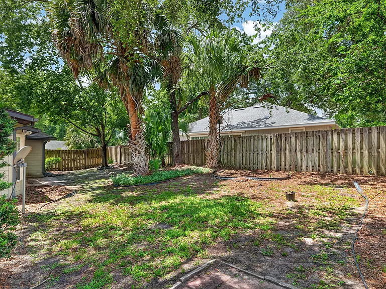 8038 SW 67th Rd — Photo 52