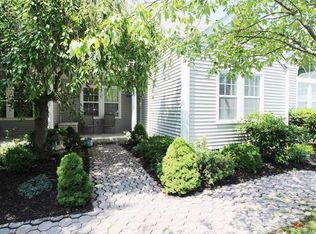 210 Sandpiper Ct, Yorktown Heights, NY 10598