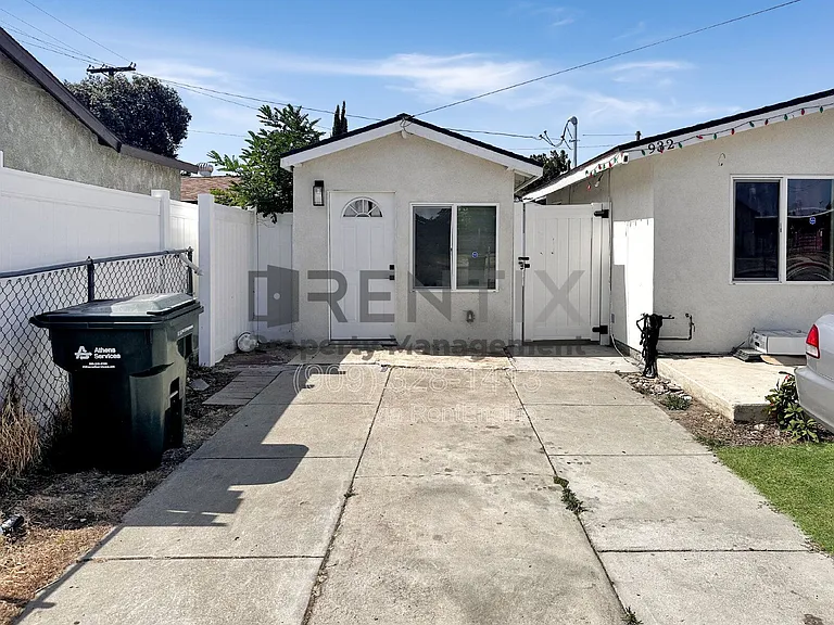 933 1/2 E Kingsley Ave — Photo 1