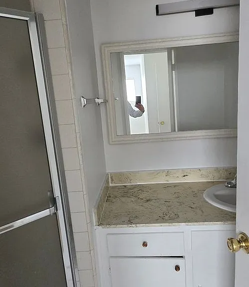 848 S Holt Ave — Photo 10