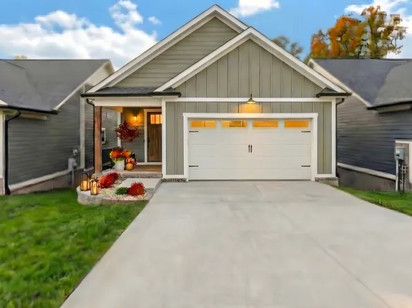 376 Moon Bay Dr, Kuttawa, KY 42055