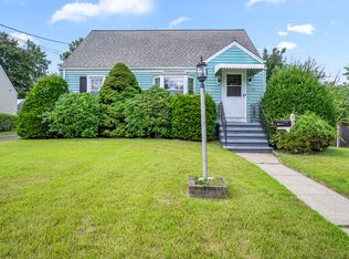 185 Hooker Rd, Bridgeport, CT 06610