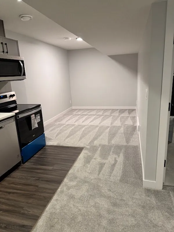 1 bed, 1.0 bath, $1,299 — Photo 2