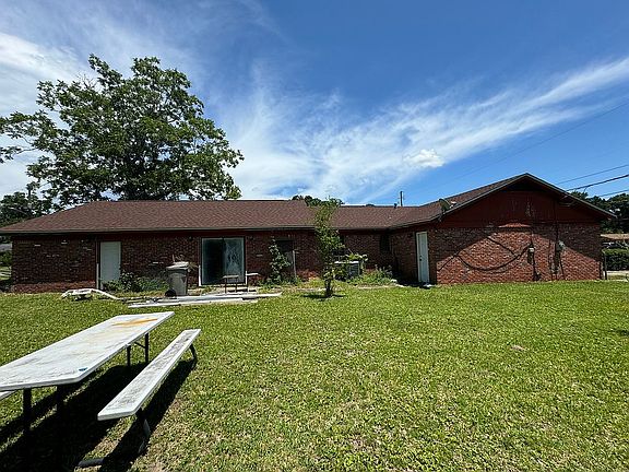 3rd image of 424 Hancock Ln
