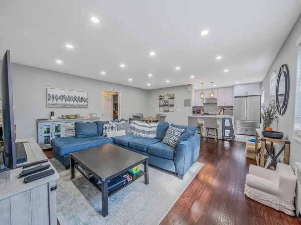 160-21 16th Avenue image 1 of 18