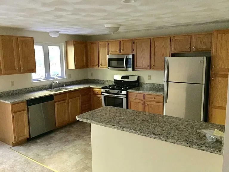 Birchwood Hills Townhomes Kitchen