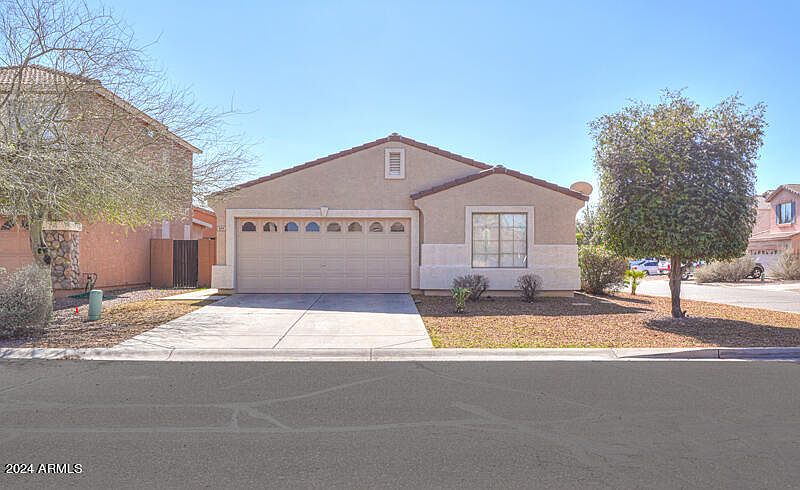 1st image of 809 E IMPRERIA Street