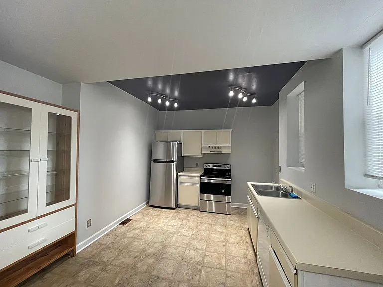 610 W Princess Anne Rd #B2 — Photo 3