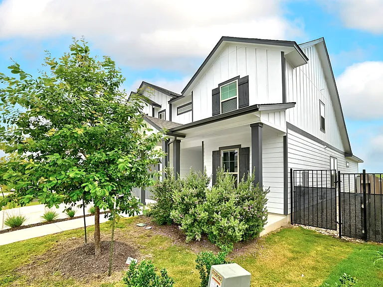 8709 Lullwater Trl — Photo 3