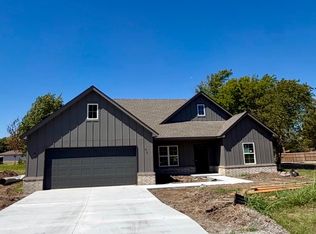 822 N Kilby Dr, Broken Arrow, OK 74014