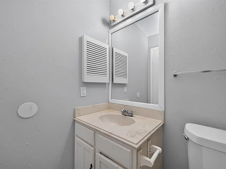 2403 Autumn Springs Ln — Photo 26