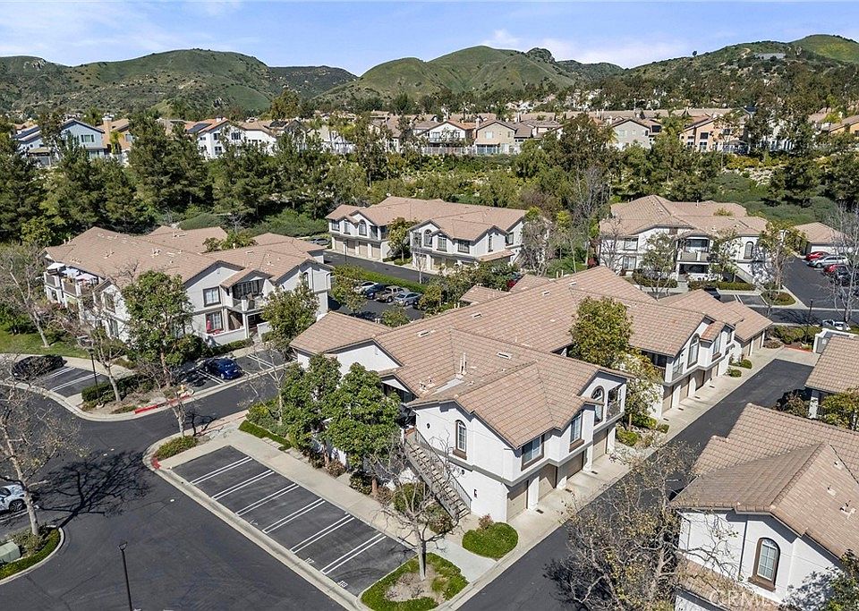 1st image of 208 Chaumont Cir