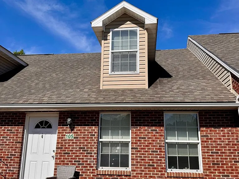 1029 Shenandoah St #105 — Photo 1