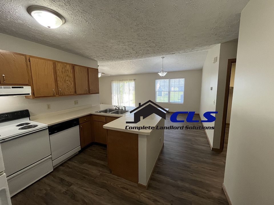 Anthony Square Carriage Homes 563 Farrington Street 563 Farrington