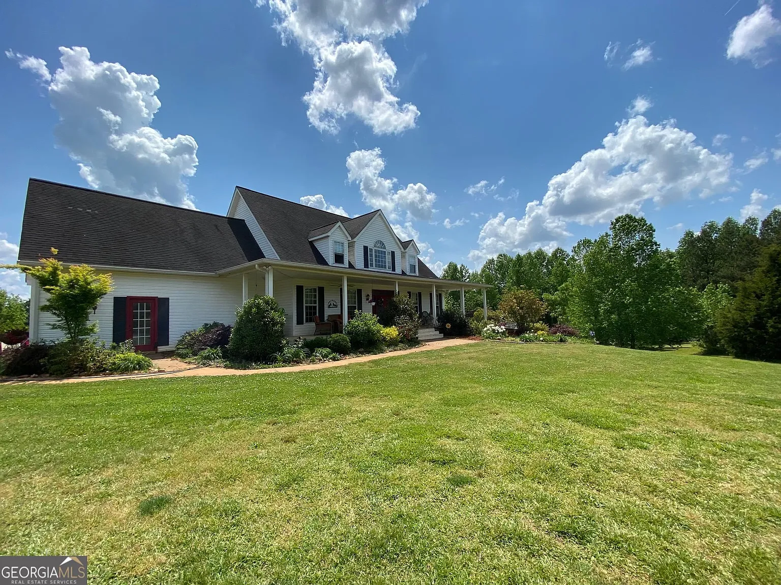 5 bed, 4.5 bath, 6700 sqft, $3,000 — Photo 2