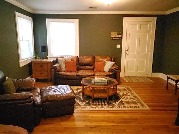 3rd image of 129 Wedgewood Dr