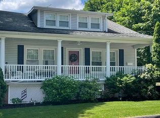 12 Chestnut St, Cresskill, NJ 07626