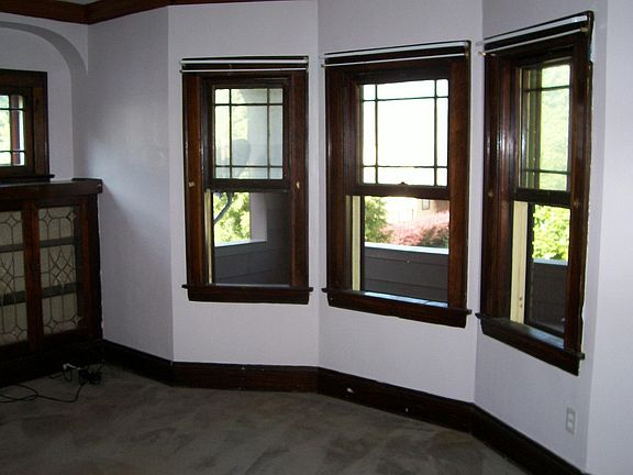 3rd image of 3871 W 136th St #Up