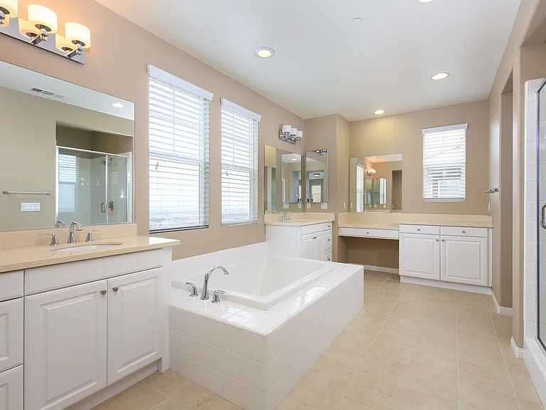 Primary En Suite Bathroom