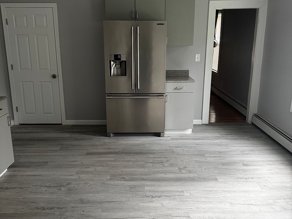 2nd image of 100 Summit St #100