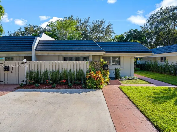 8134 SW 83rd St, Miami, FL 33143