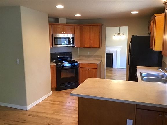 4th image of 15808 NE 76th St