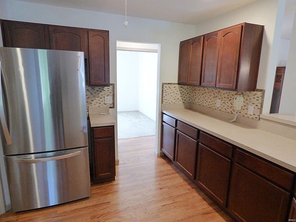 5th image of 6421 Redenbacher Ct