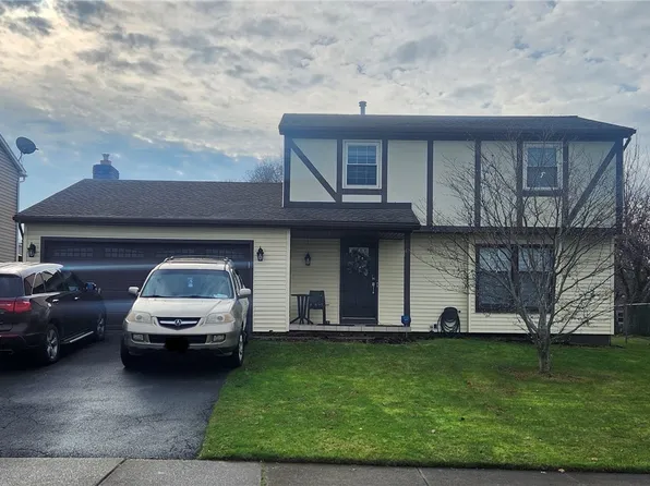 42 Pebbleview Dr, Rochester, NY 14612