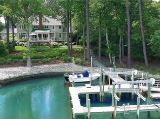 701 Crystal Ln, Virginia Beach, VA 23451