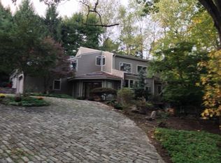 2164 Truxton Dr, Pittsburgh, PA 15241