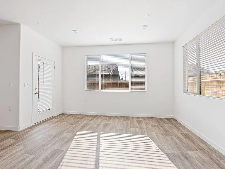 7237 E Homan Ave — Photo 12